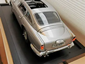 Modelauto's | groot | 1:5 tot 1:12 Aston Martin DB5 1:8 