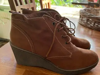 TAMARIS SUEDE SCHOENEN